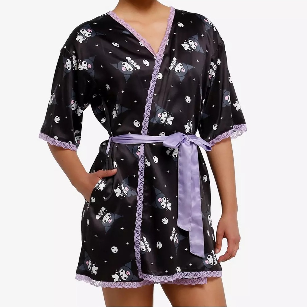 Kuromi Skull & Star Lace Trim Robe Sanrio‎ Hello Kitty